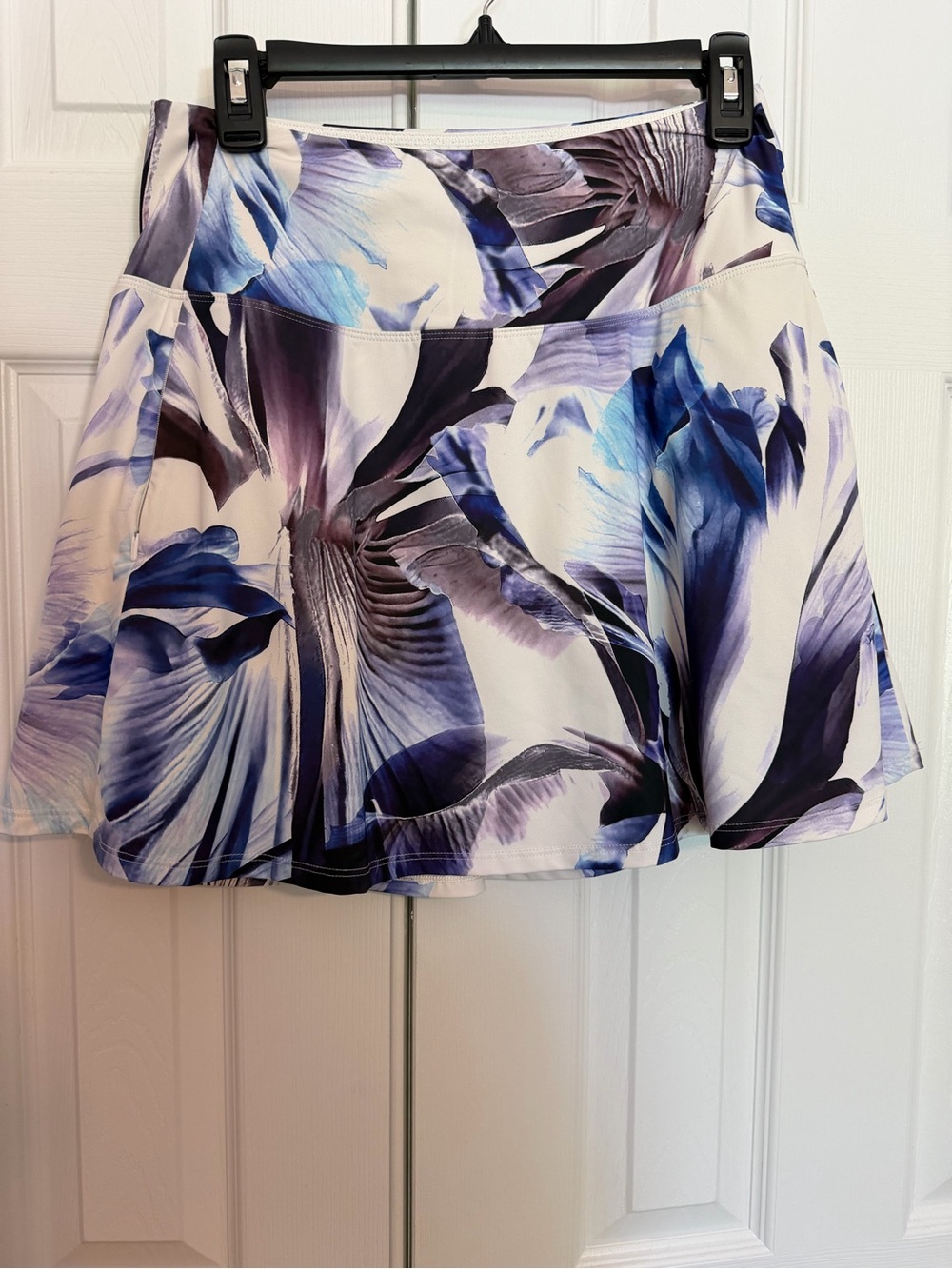 CALIA by Carrie Underwood Floral Athletic Skort in White and Blue